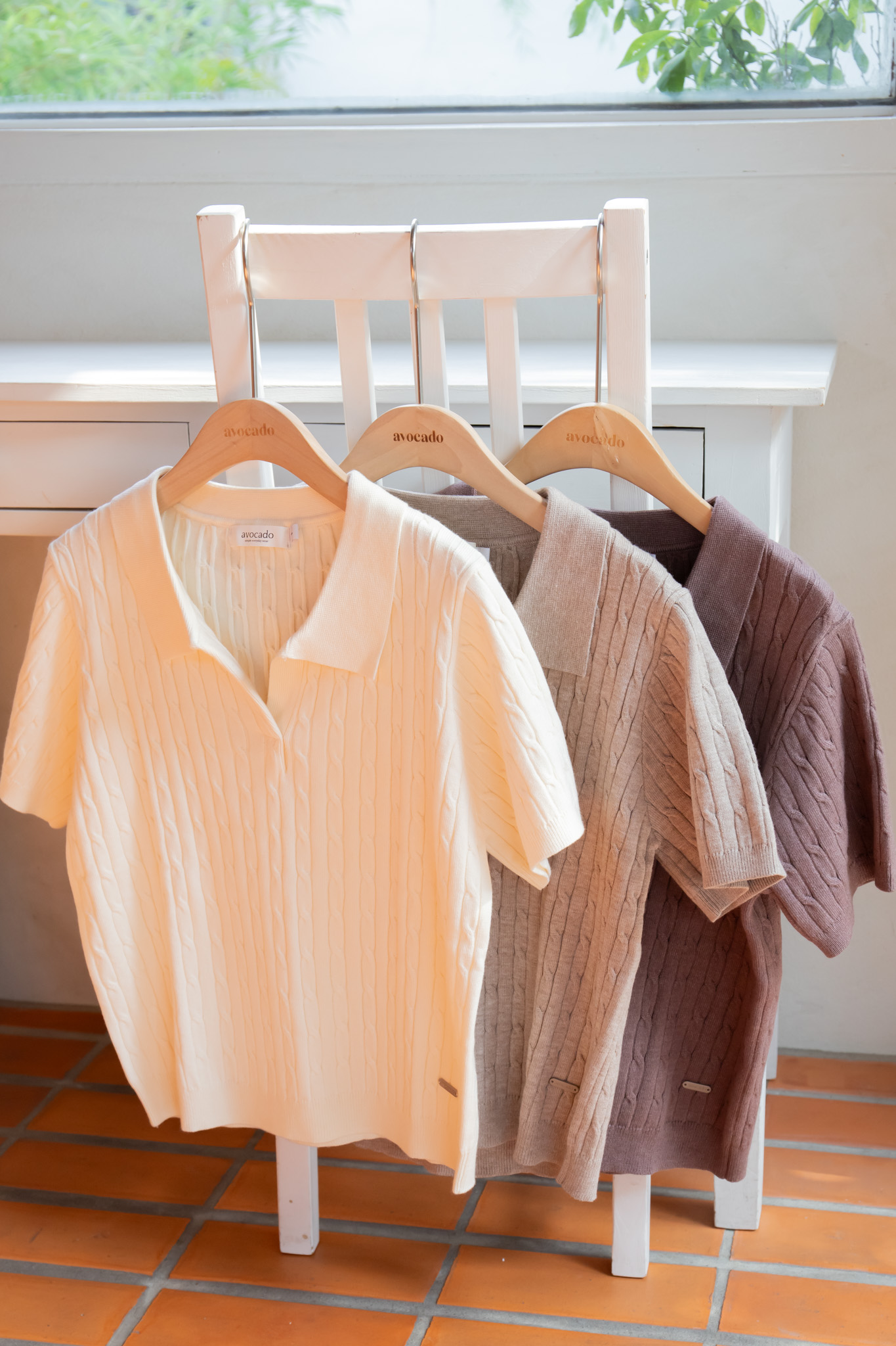 Avocado เสื้อโปโล เสื้อไหมพรม เสื้อแขนสั้น รุ่น avo custard pia tops (avocado.simplewear) ราคา 544 บาท*ส่งฟรี