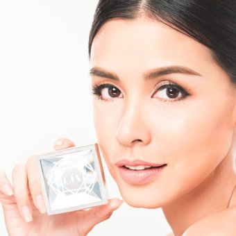 Liv White Diamond Cream ลิฟ ไวท์ ไดมอนด์ ครีม liv ครีมวิกกี้ ครีมของวิกกี้ สุนิสา ครีมหน้าขาว 30g. Liv White Diamond Cream ลิฟ ไวท์ ไดมอนด์ ครีม liv ครีมวิกกี้ ครีมของวิกกี้ สุนิสา ครีมหน้าขาว 30g.