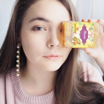 Charlotte bar soap สบู่รังไหมทอง ผสมน้ำผึ้งป่า และวิตามินซี กลิ่นน้ำผึ้ง Charlotte bar soap สบู่รังไหมทอง ผสมน้ำผึ้งป่า และวิตามินซี กลิ่นน้ำผึ้ง