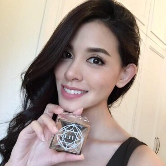 LIV White Diamond Skin ลิฟ ไวท์ ไดมอนด์ ครีมวิกกี้ สุนิสา ขนาด 30 กรัม 1 กระปุก LIV White Diamond Skin ลิฟ ไวท์ ไดมอนด์ ครีมวิกกี้ สุนิสา ขนาด 30 กรัม 1 กระปุก