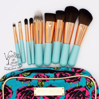 AE08 ชุดแปรงแต่งหน้าด้ามสั้น Vanilla in love 9 ชิ้น สีฟ้า พร้อมกระเป๋าลายดอก AE08 ชุดแปรงแต่งหน้าด้ามสั้น Vanilla in love 9 ชิ้น สีฟ้า พร้อมกระเป๋าลายดอก