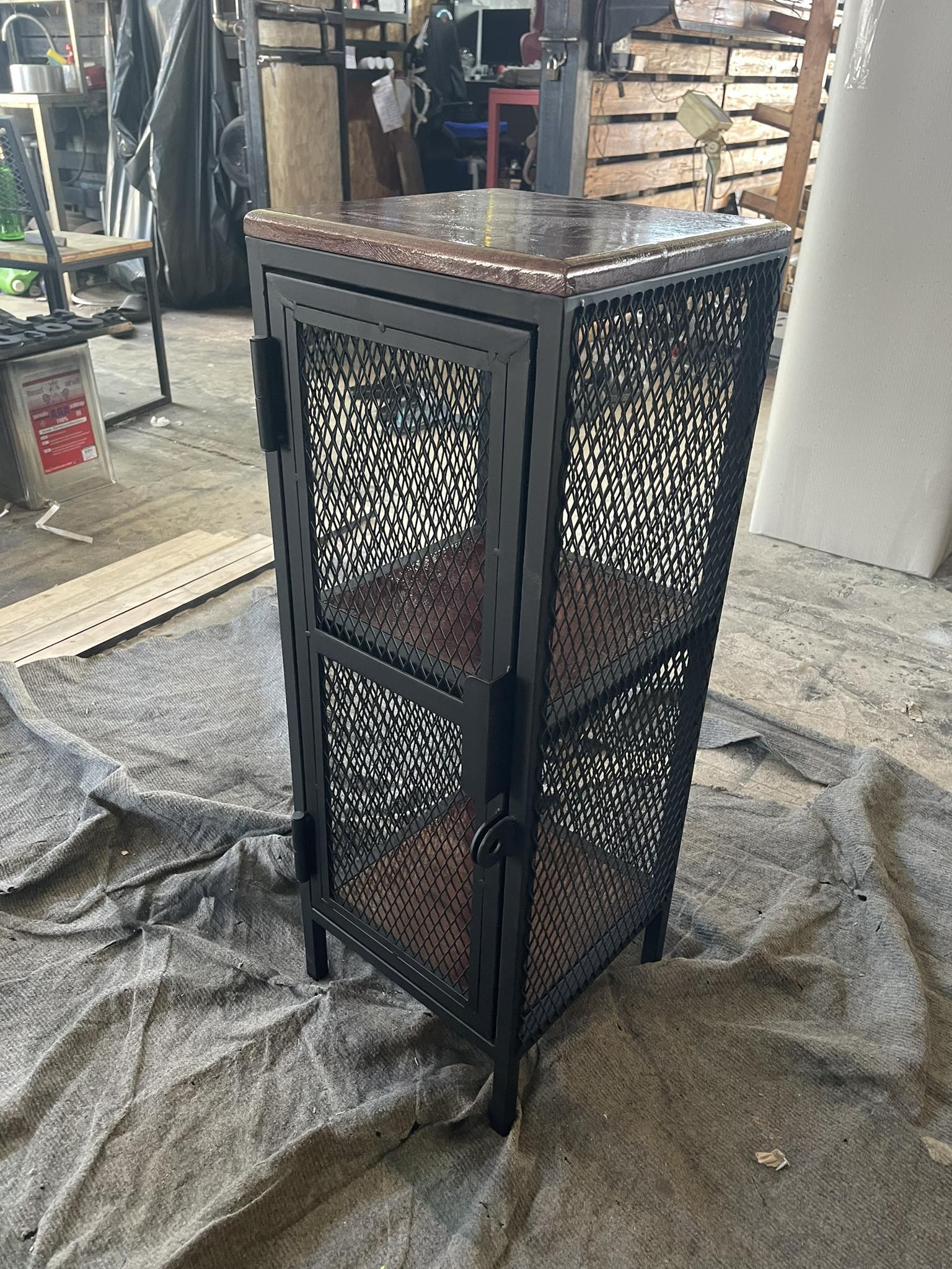 IRONSERVICE : ชั้นวางของบานพับ 3 ชั้น : "โครงเหล็กใช้เป็นเหล็กกันสนิม ไม้แท้เคลือบใส จัดส่งเร็ว ราคา 1,990 บาท*ส่งฟรี