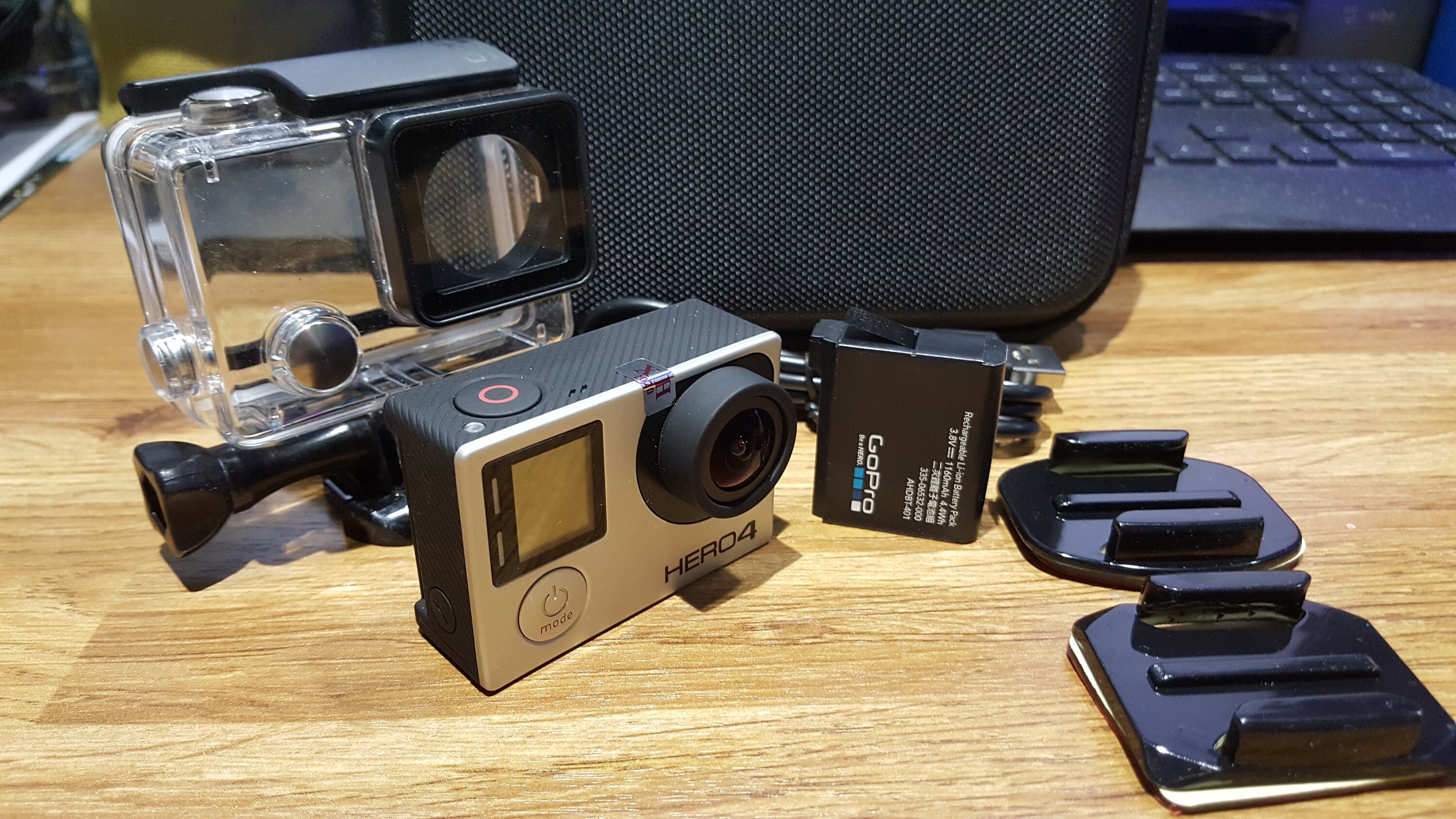 ลองดูภาพสินค้า กล้อง GoPro hero 4 Black & silver camera สินค้าสวยสภาพใหม่ 99%