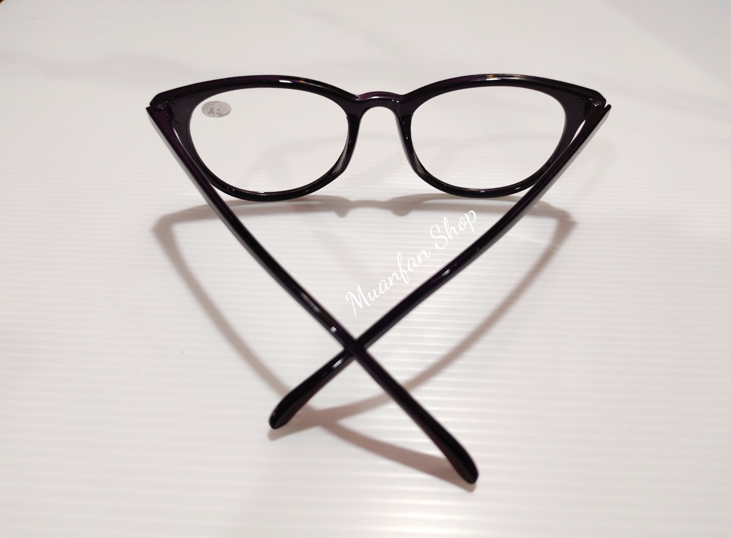 ข้อมูลเพิ่มเติมของ พร้อมส่ง❗❗ แว่นตาสายตายาว สุดคลาสสิค กรอบสีดำล้วน ทรงยอดฮิต ค่าสายตายาวเริ่มต้น +0.50 - +4.00 แถมฟรีผ้าเช็ดแว่นตาพร้อมซองใส่แว่นตากันรอย