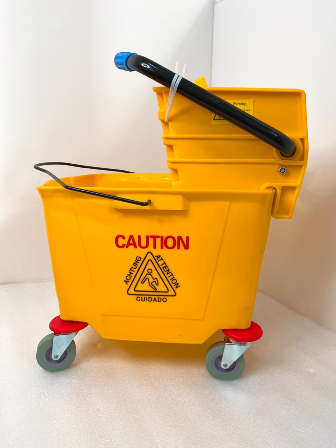 BWT โรงงานถังบีบผ้าม็อป 36 ลิตร รับรองคุณภาพ ราคาโรงงาน ถังบีบผ้ามอบ ถังบีบน้ำไม้ถูพื้น รถบีบน้ำผ้าถูพื้น ถังบีบน้ำ รถถัง รถถังแม่บ้าน ราคา 295 บาท*ส่งฟรี