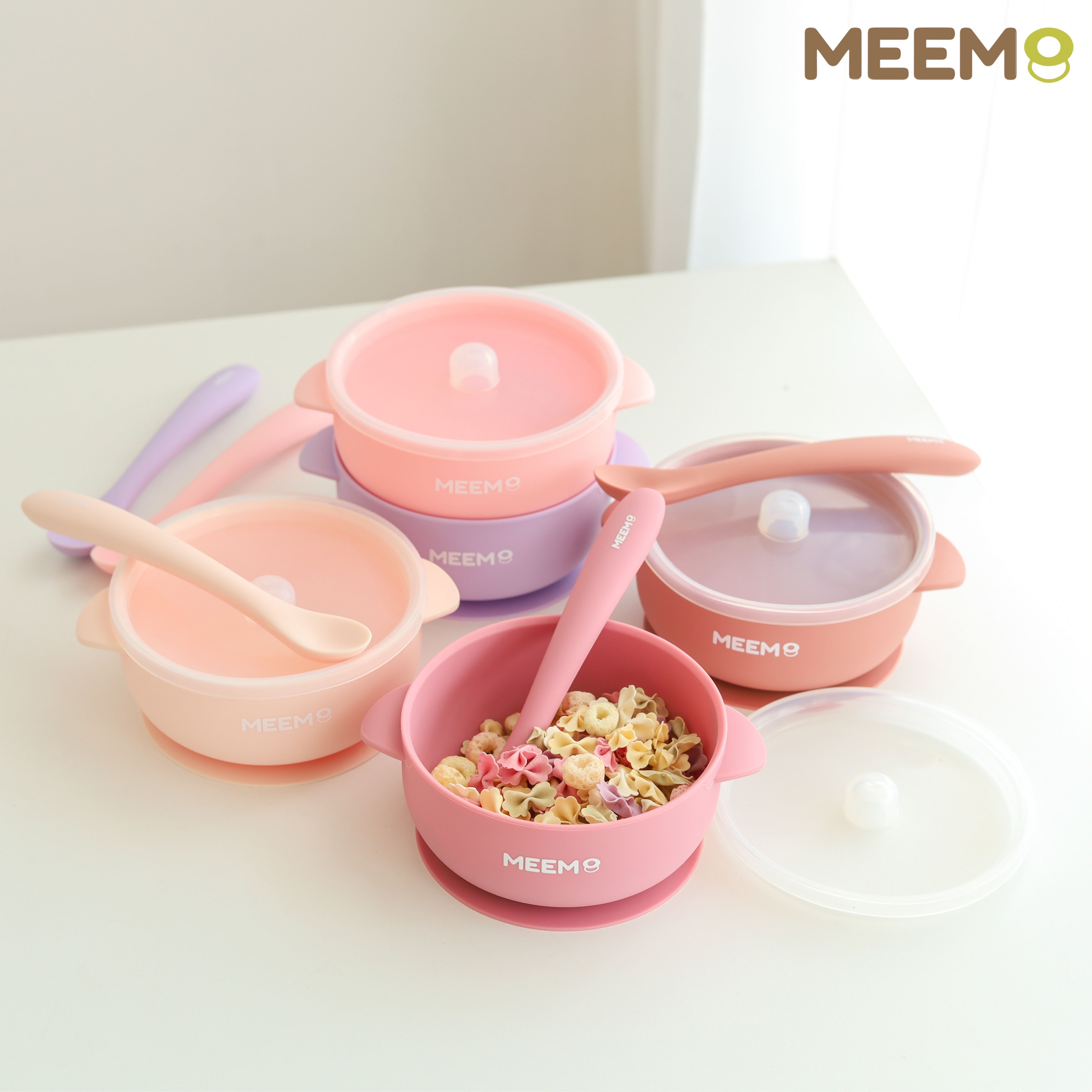 MEEM ชามข้าวเด็กซิลิโคน พร้อมฝาปิดใส รุ่น First Step แถมฟรี ช้อนซิลิโคนสีเดียวกับชาม มีฐานดูดโต๊ะแน่น ปัดไม่ตก ราคา 255 บาท*ส่งฟรี