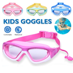 ภาพหน้าปกสินค้าแว่นตาว่ายน้ำ แว่นตาว่ายน้ำเด็ก สีสันสดใส แว่นว่ายน้ำเด็กป้องกันแสงแดด UV ไม่เป็นฝ้า แว่นตาเด็ก แว่นกันน้ำ พร้อมที่อุดหู เลนส์ใส ที่เกี่ยวข้อง