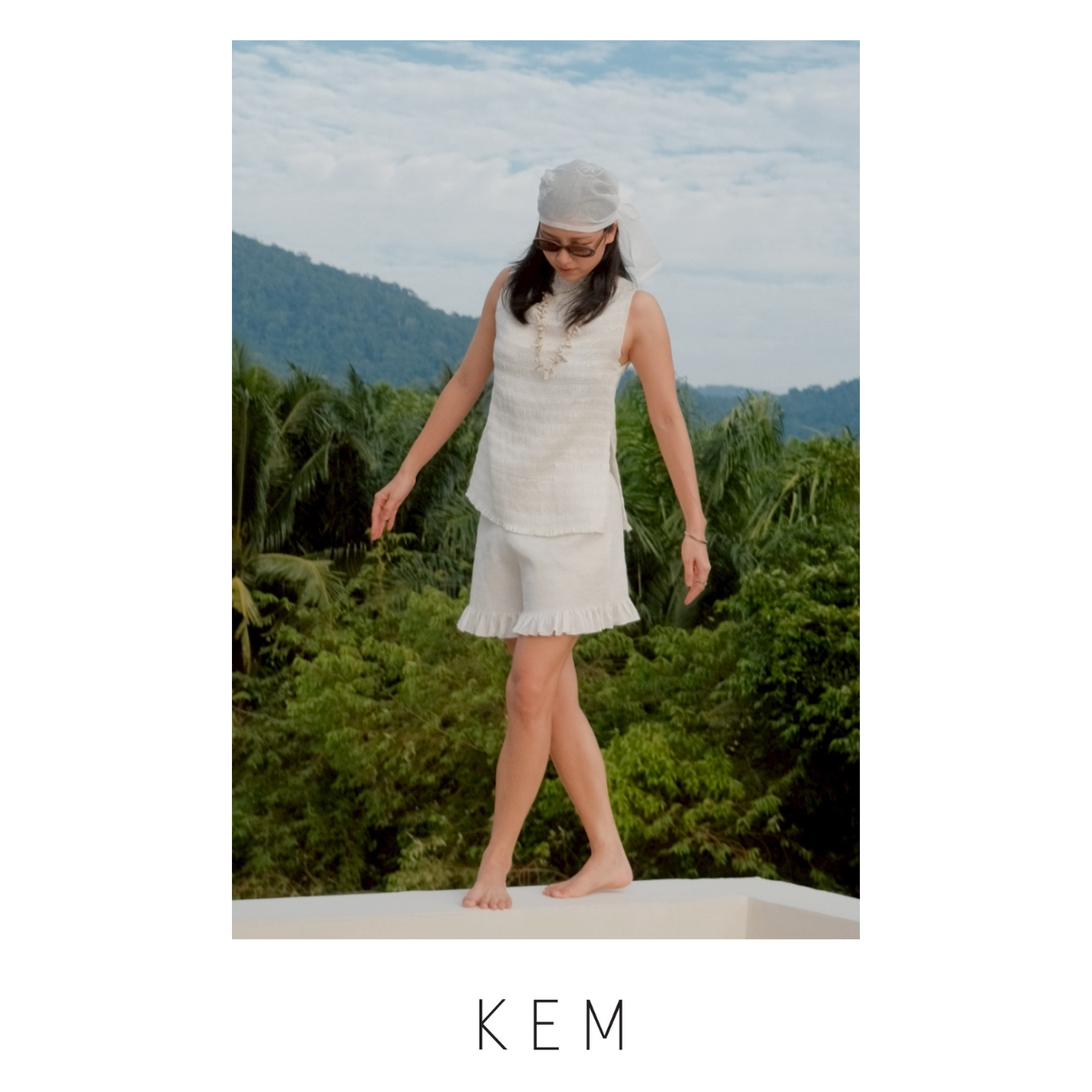 Kemissara (Square smock top & Boxer smock shorts) - Soft White ราคา 3,620 บาท*ส่งฟรี