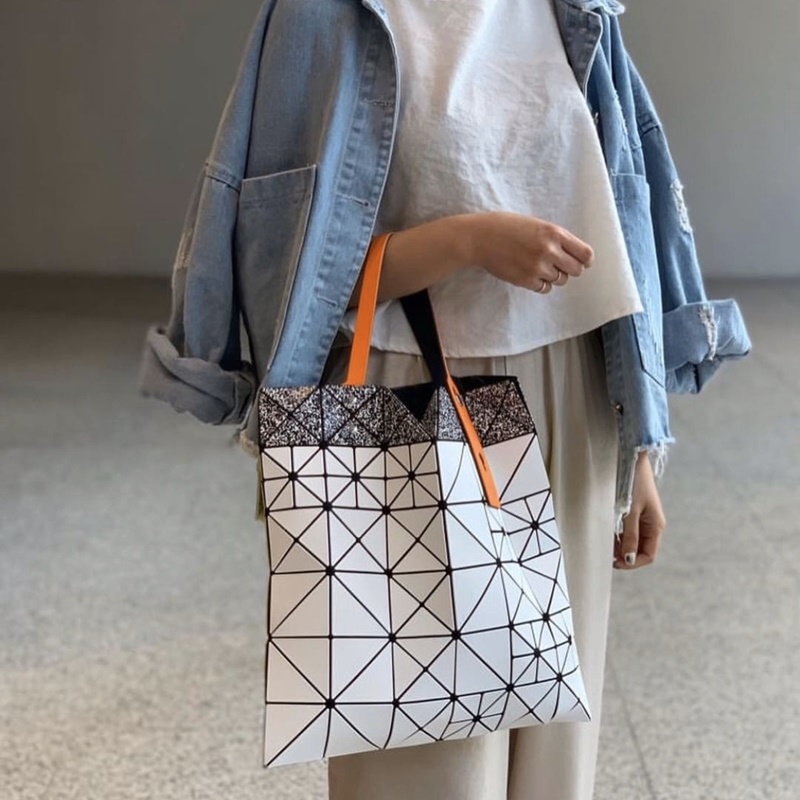Issey Miyake BAO BAO with Anti-fake mark spell color 6✖️6 shoulder tote bag 100%Original Qr code