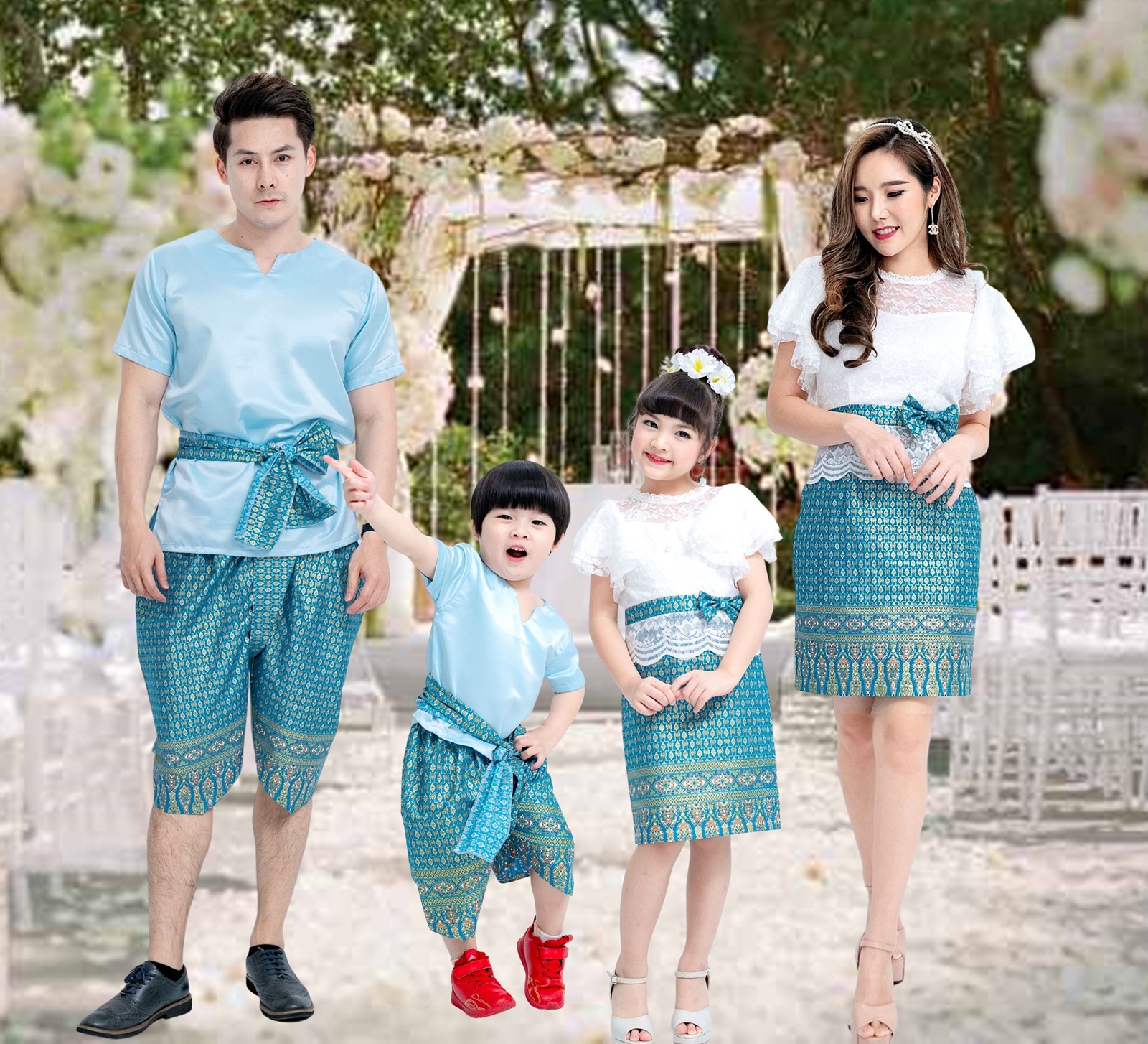 ชุดไทยประยุกต์ Mae Mali Dress ขาว-ฟ้า ชุดไทยครอบครัว ชุดทำบุญ ชุดครอบครัว ชุดไทยสตรี ชุดไทยเด็กหญิง เดรสชุดไทย ราคา 690 บาท*ส่งฟรี
