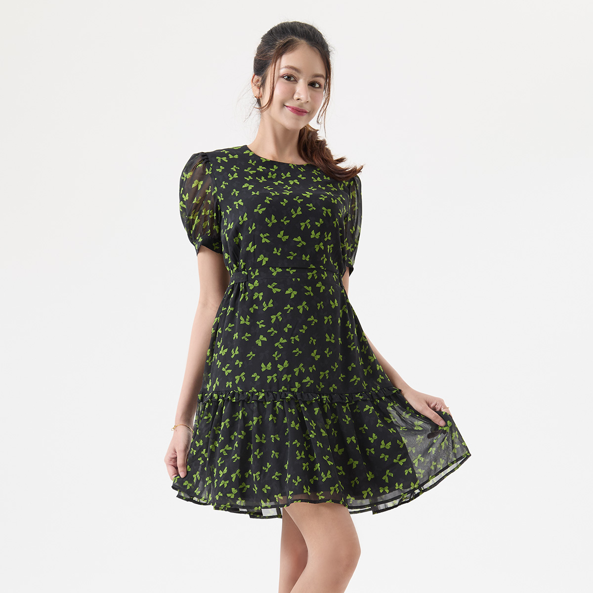 EP ชุดเดรส ลายโบว์สีเขียว ผู้หญิง สีดำ | Green Bow Print Dress | 00950 ราคา 1,395 บาท*ส่งฟรี
