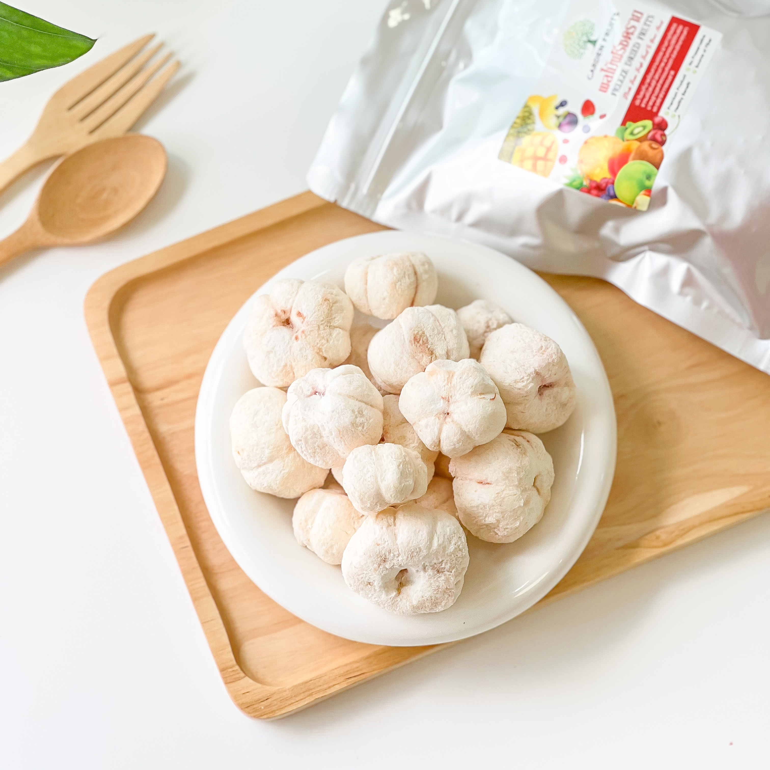 Freeze Dried Mangosteen มังคุดฟรีสดราย มังคุดอบกรอบ (แบบเต็มลูก) มังคุด 100% ไม่ใส่น้ำตาล มังคุดคัดพิเศษเกรดพรีเมี่ยม ผลไม้ฟรีซดราย By Garden Fruits ราคา 85 บาท*ส่งฟรี