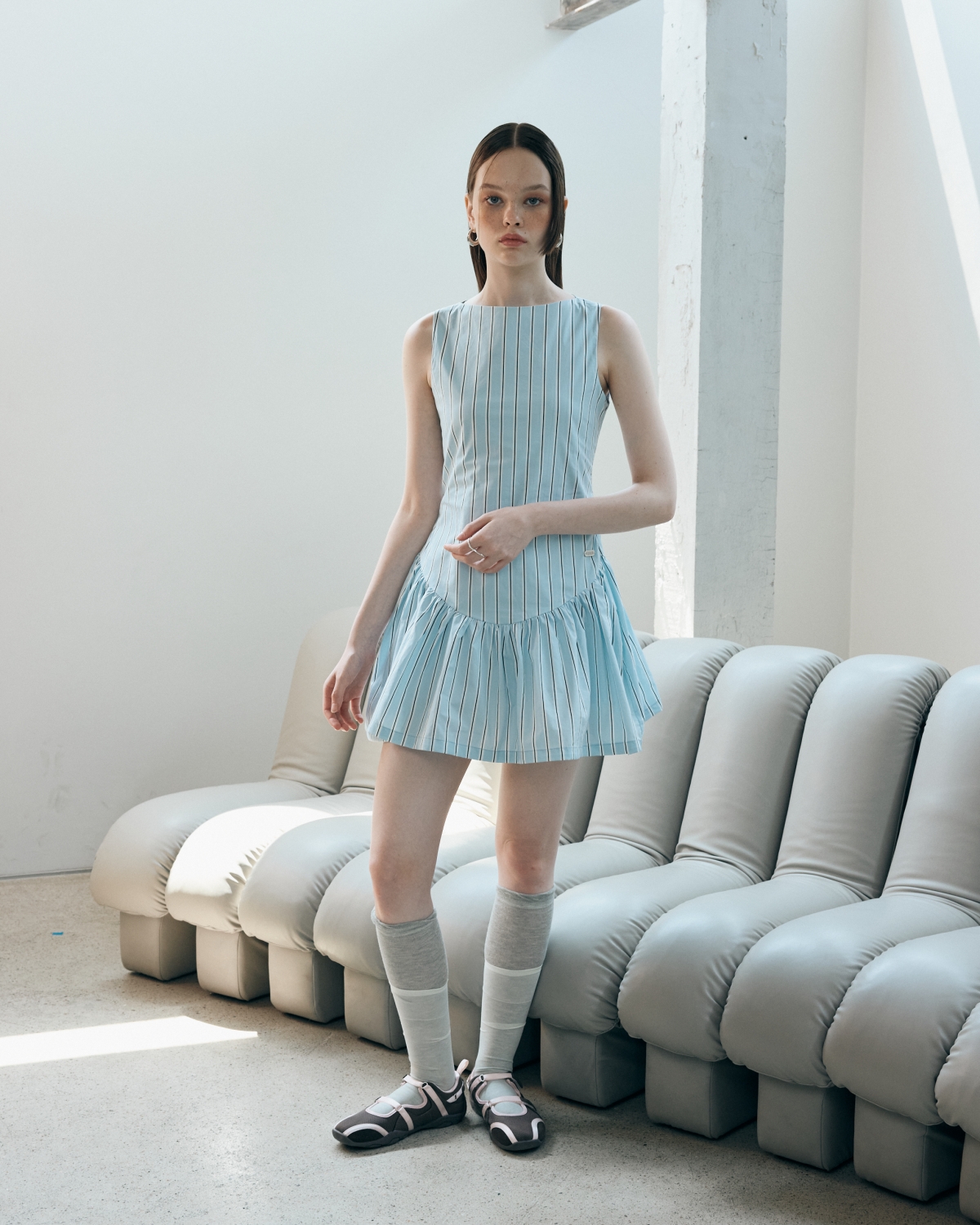 MIKI SLEEVELESS DRESS เดรสกระโปรงกางเกง คัทเวิร์คเข้ารูปพอดีตัว ราคา 2,215 บาท*ส่งฟรี