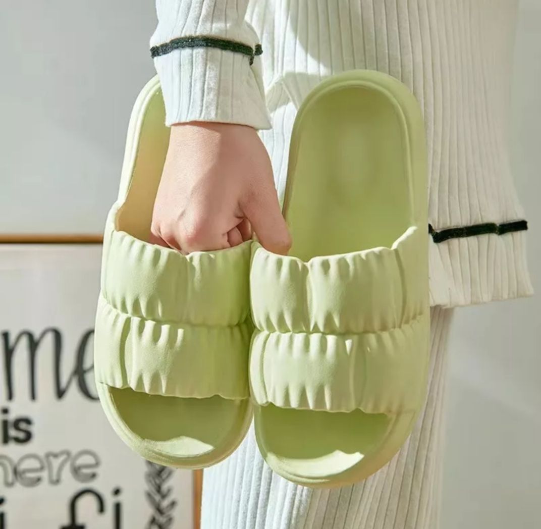 รองเท้าแตะลายหยัก นุ่มนิ่มใส่สบาย พื้นหนาและนิ่ม สินค้าพร้อมส่ง ราคา 59 บาท*ส่งฟรี