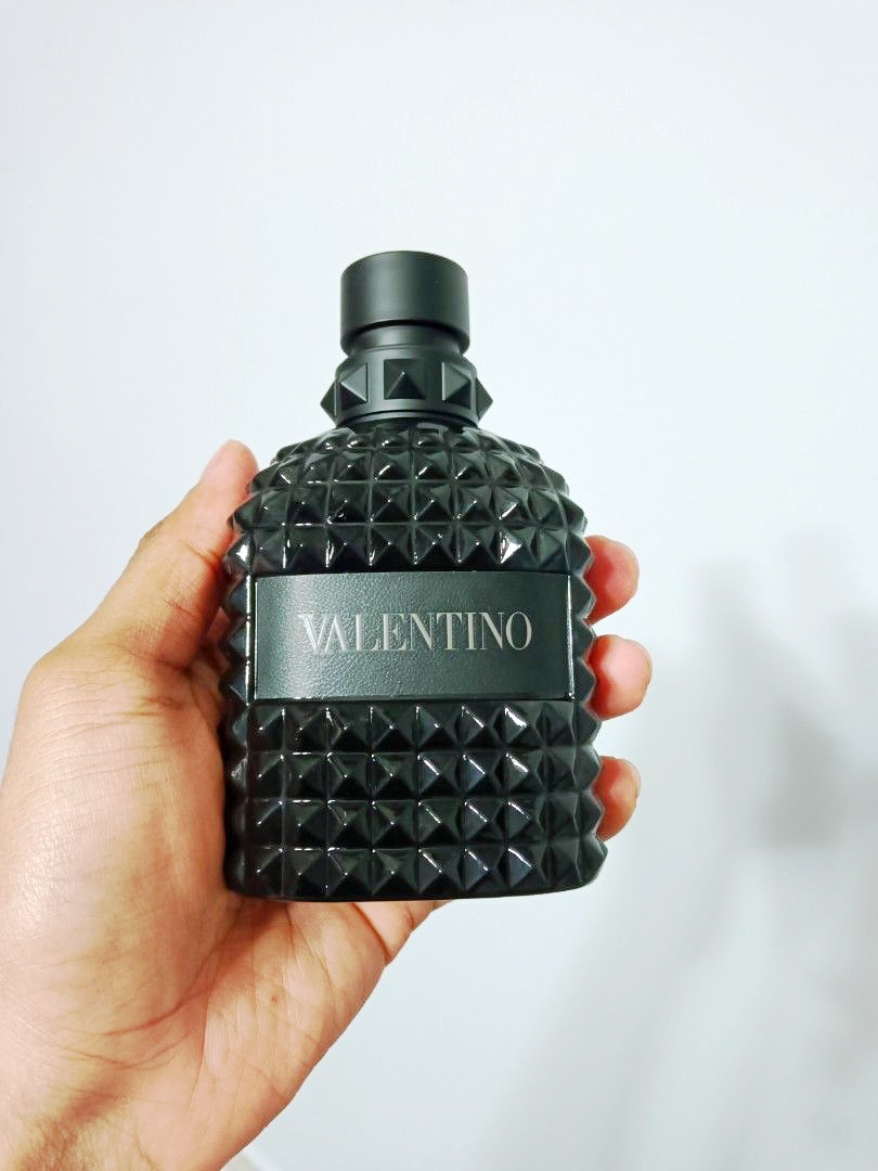 ของแท้100%Valentino Uomo Born In Roma Rockstud Noir EDT 100ml ราคา 3,561 บาท*ส่งฟรี