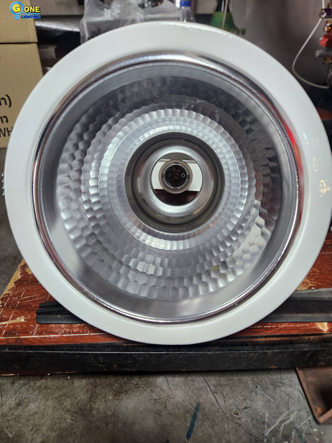 โคมไฟดาวไลท์ 8 นิ้วหน้าเพชร ราคา 350 บาท*ส่งฟรี