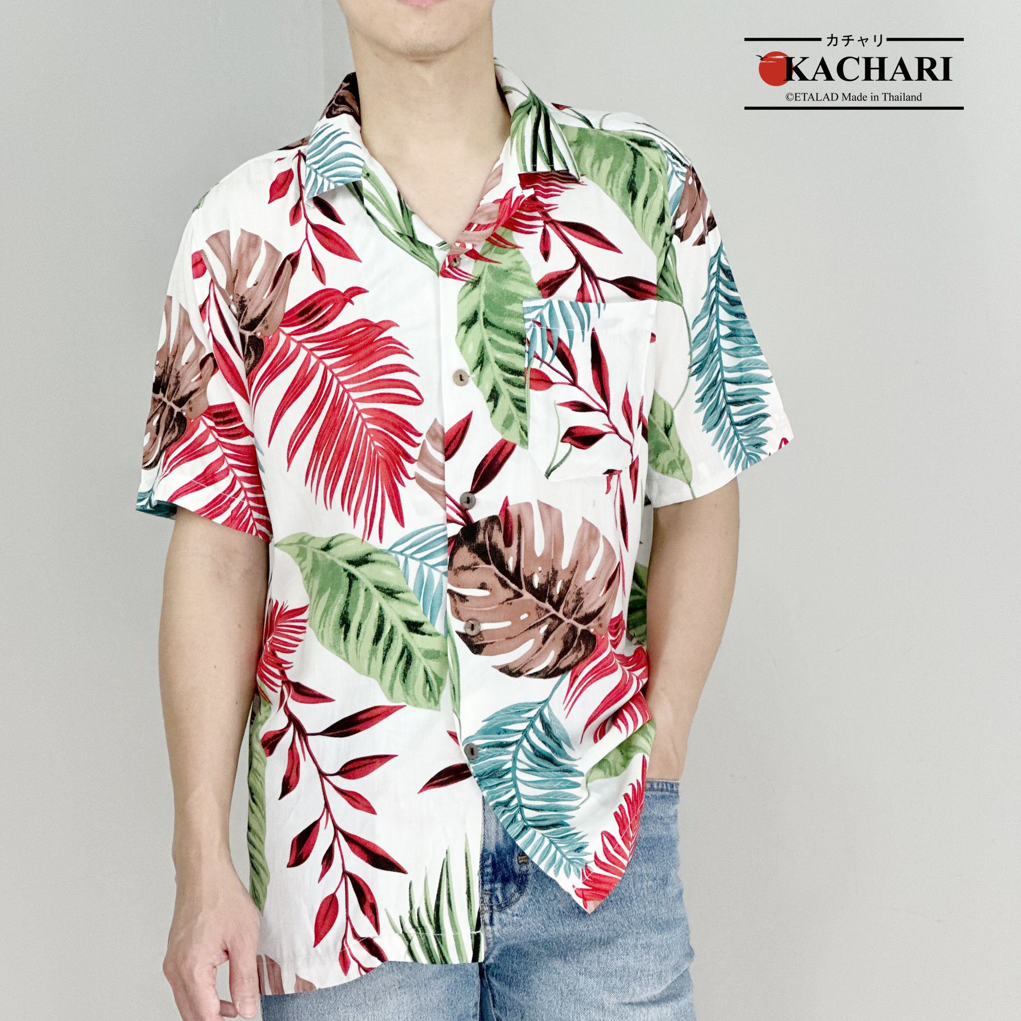 KACHARI “Monstera leaves” (สีขาว) พร้อมส่งฟรี เสื้อฮาวาย เสื้อสงกรานต์ ผ้าสปัน ราคา 300 บาท*ส่งฟรี