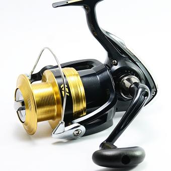 Daiwa รอกสปิน Daiwa Sweepfire 3000-2B ดำทอง Daiwa รอกสปิน Daiwa Sweepfire 3000-2B ดำทอง