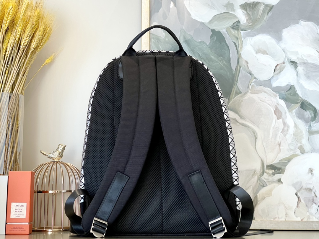 Original 2023 New Bao Bao ISSEY MIYAKE Backpack Large