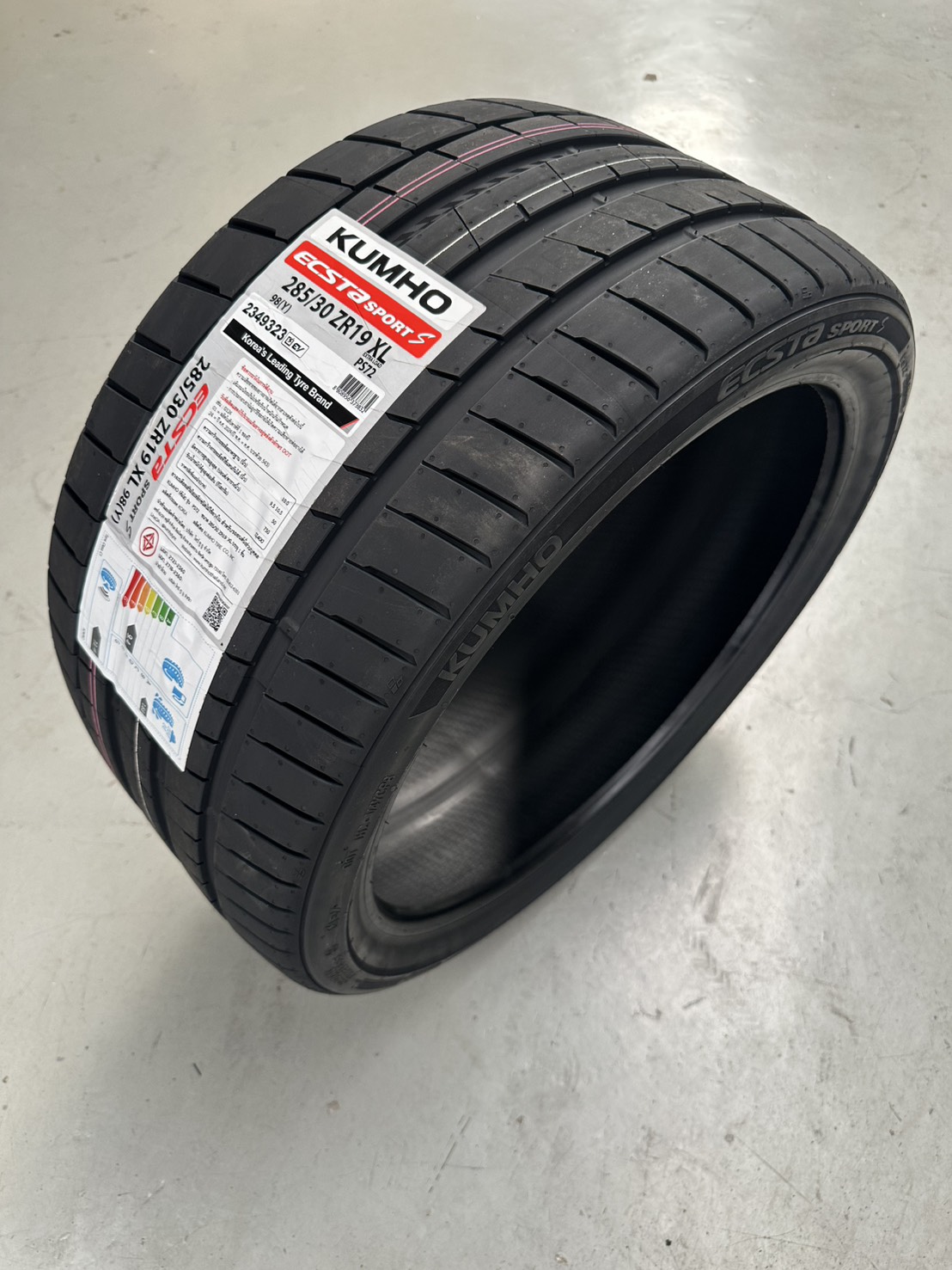 KUMHO 285/30R19 รุ่น PS72 ปี 25 ยางรถยนต์ 1 เส้น (ผลิตเกาหลี) ราคา 6,600 บาท*ส่งฟรี