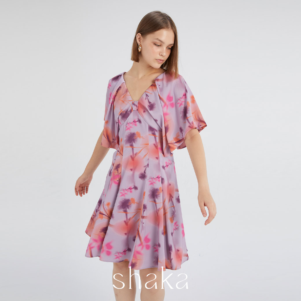 Shaka AW 23 Illuminate Florals Satin Bow Dress ราคา 3,475 บาท*ส่งฟรี