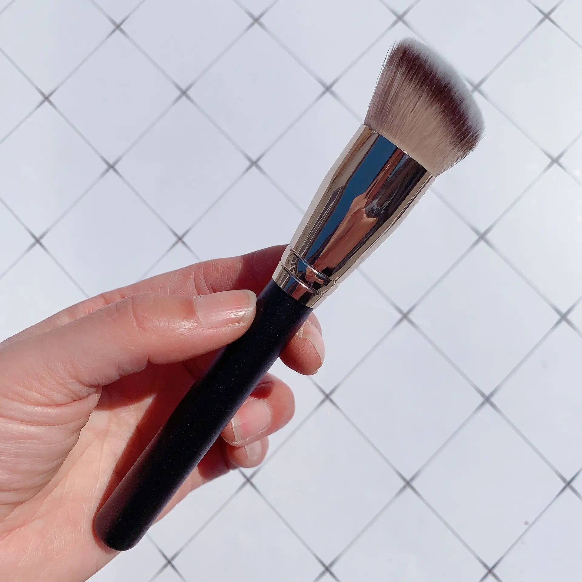 mac flat concealer brush