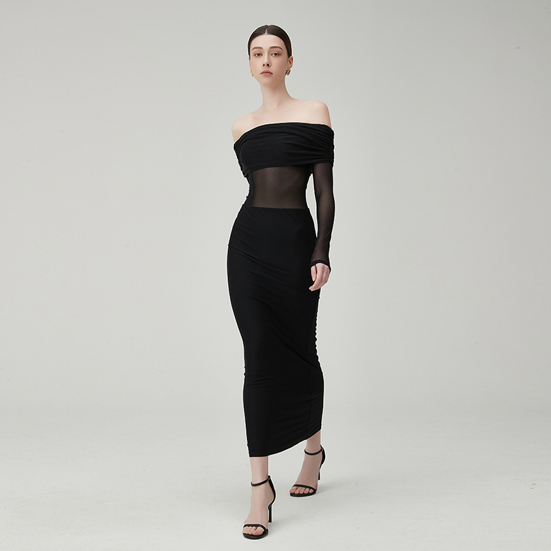 VIVISDRESS-evening dressเดรสเกาะอก ปาดไหล่ ผ้าซาติน Sophisticated Off - Shoulder Long Dress in Black with Mesh Accents ราคา 1,999 บาท*ส่งฟรี