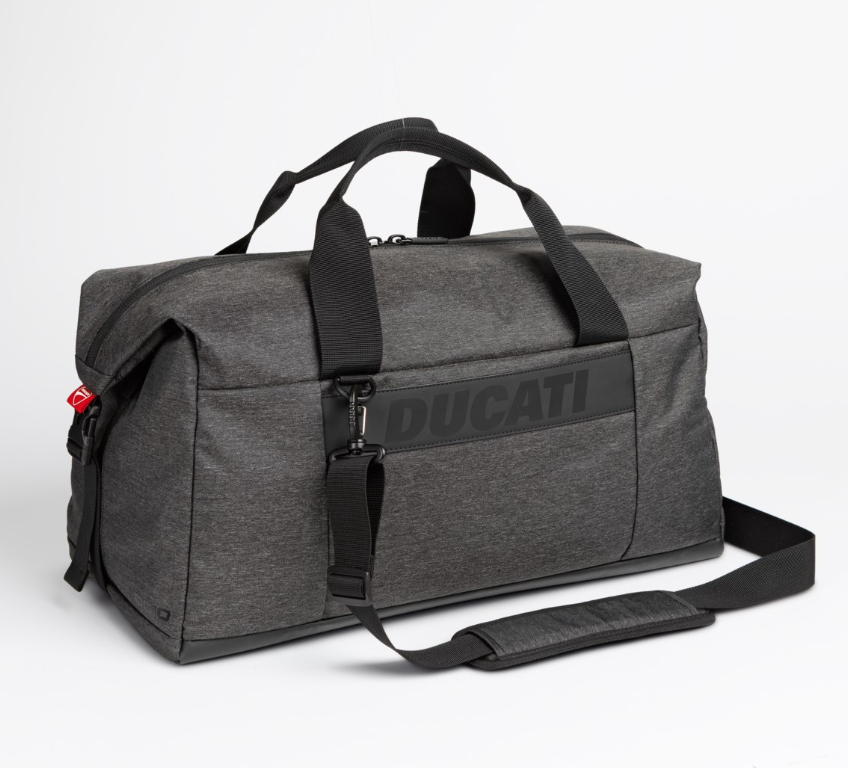Urban duffel bag ราคา 5,610 บาท*ส่งฟรี