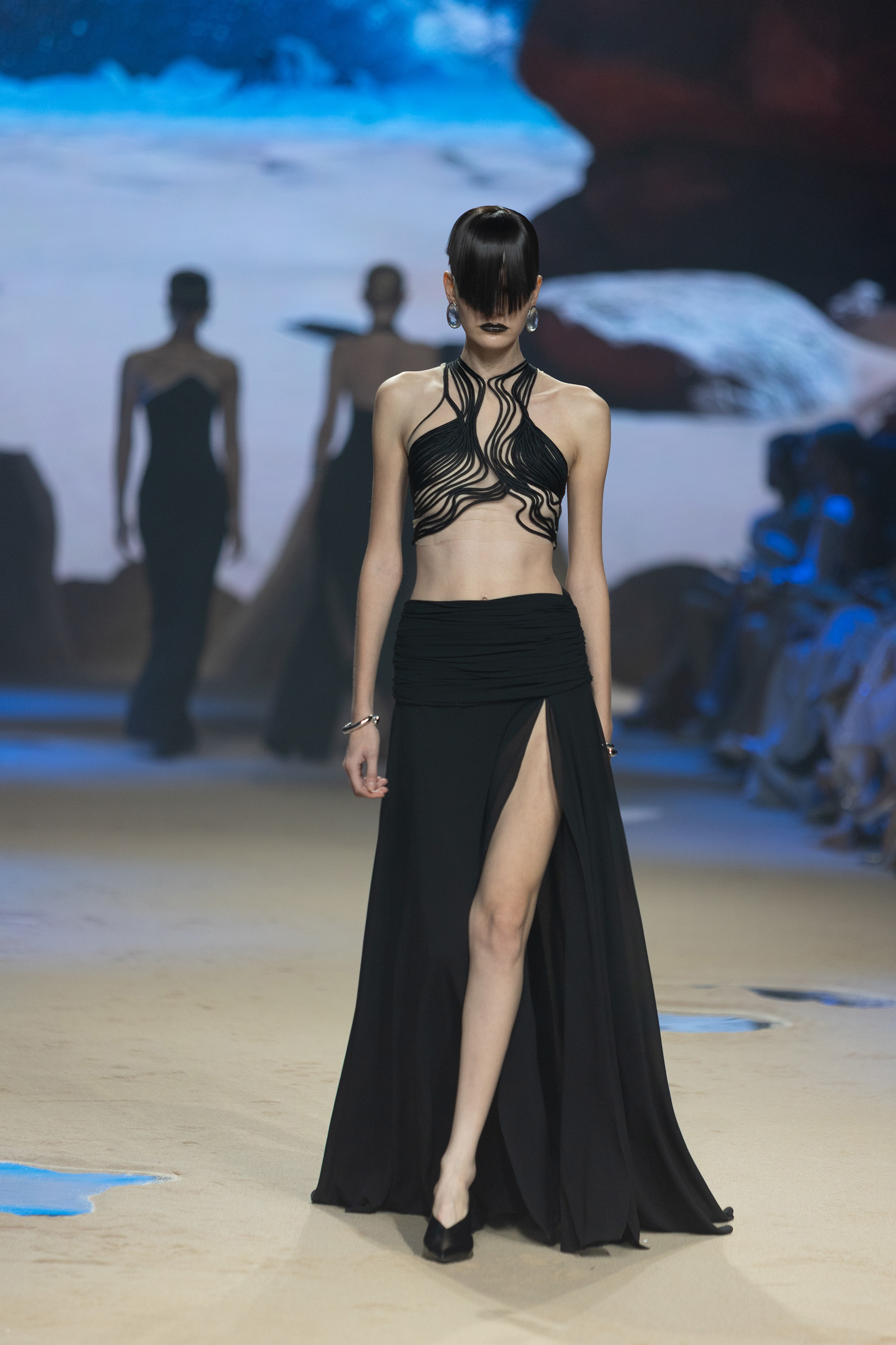Nichp : Silent Flow: Silent Flow006 (Satin Set, Chiffon Skirt) ราคา 35,000 บาท*ส่งฟรี