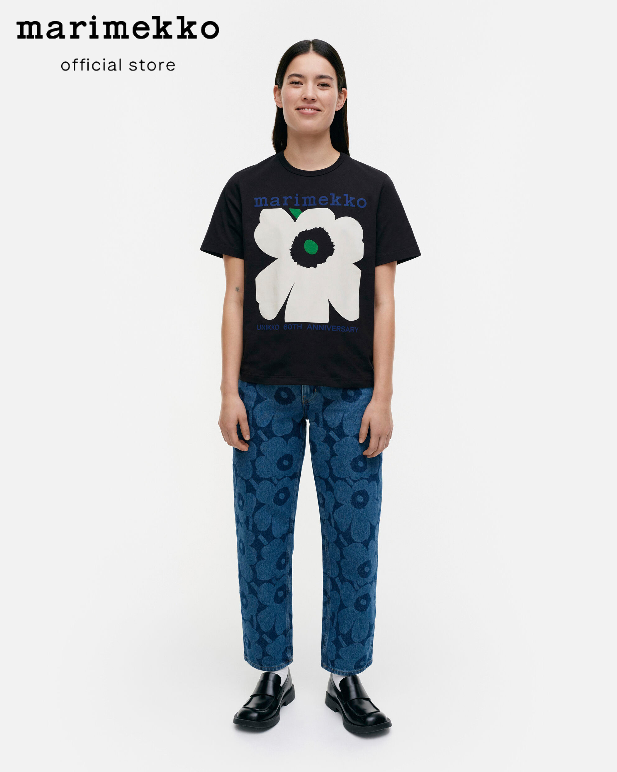 เสื้อยืดผู้หญิง เสื้อยืดโอเวอร์ไซส์ทรงสวยใส่สบาย Marimekko AE ERNA UNIKKO PLACEMENT T-shirt เสื้อยืด เสื้อแขนสั้น