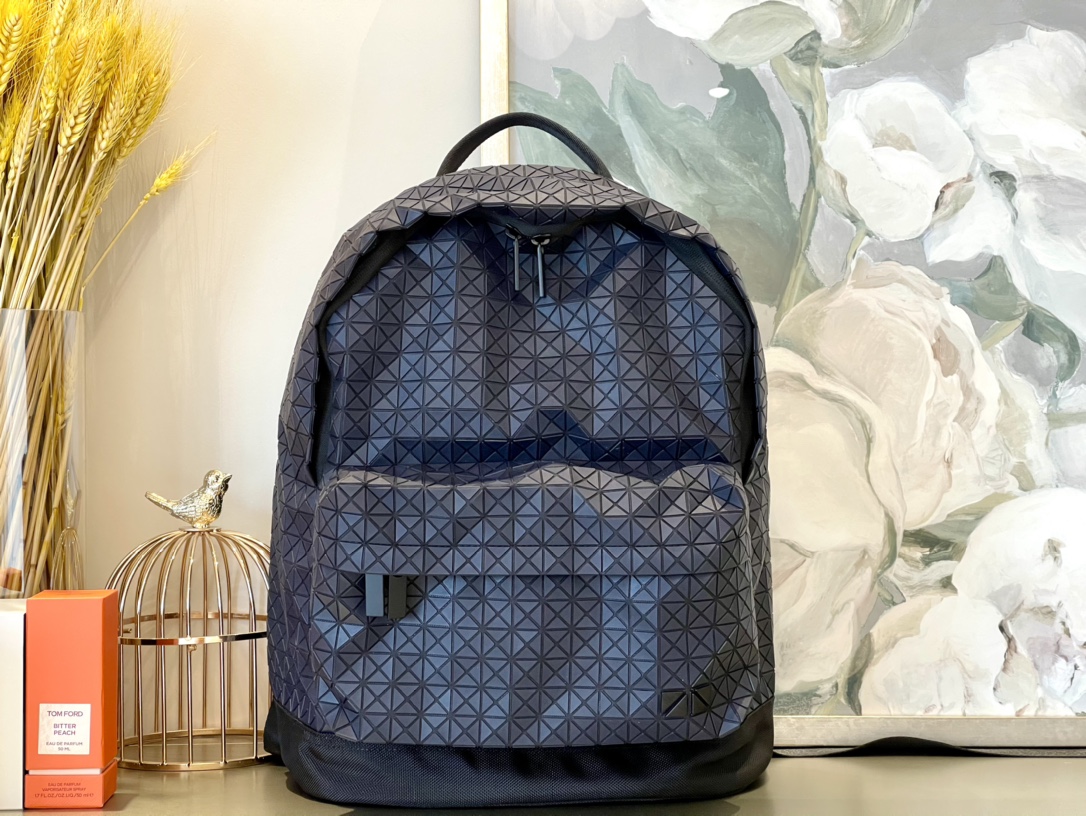 Original 2023 New Bao Bao ISSEY MIYAKE Backpack Large