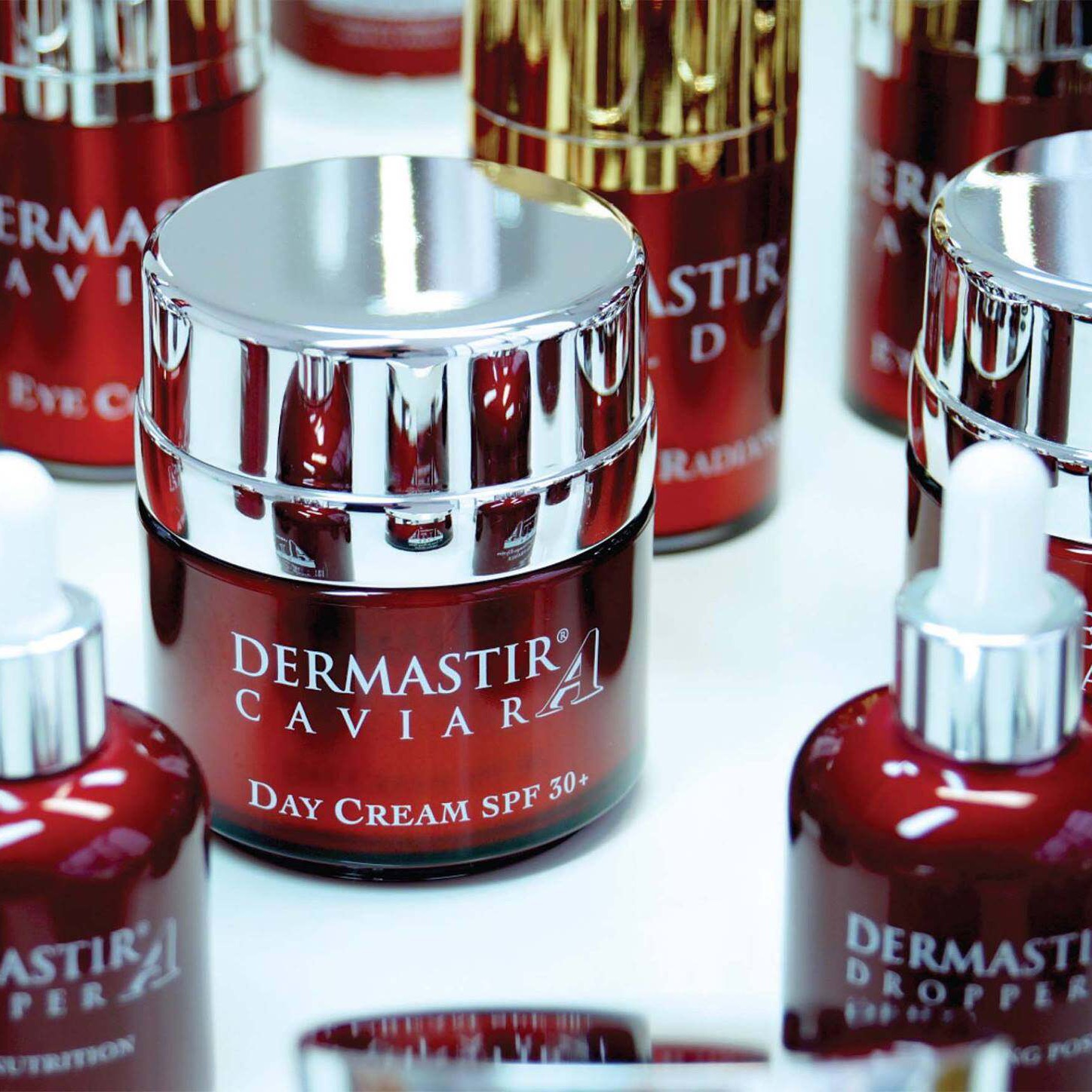 DERMASTIR DAY CREAM SPF30(สีขาว)ครีมบำรุงผิวหน้าที่ผสมสารกันแดด SPF30 PA+++ ราคา 3,900 บาท*ส่งฟรี