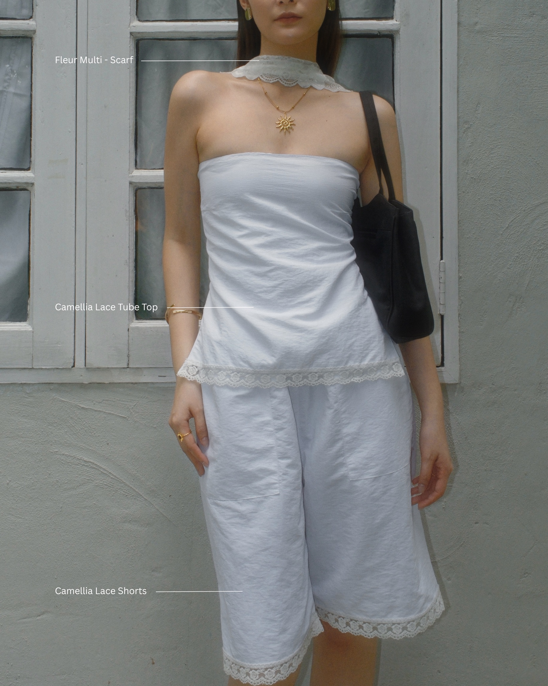 Camellia Lace Tube Top ราคา 786 บาท*ส่งฟรี