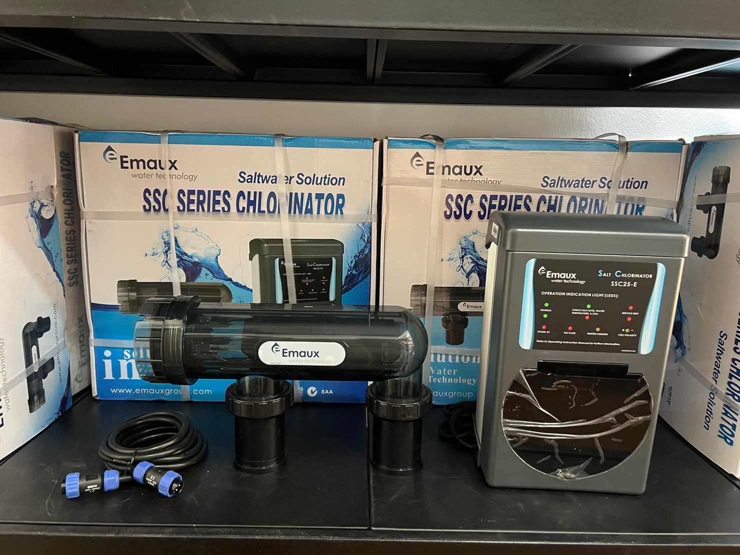 เครื่องผลิตเซลล์เกลือ EMAUX SSC SERIES Semi Commer Salt Chlorinators สระน้ำ สระเกลือ ราคา 35,161 บาท*ส่งฟรี