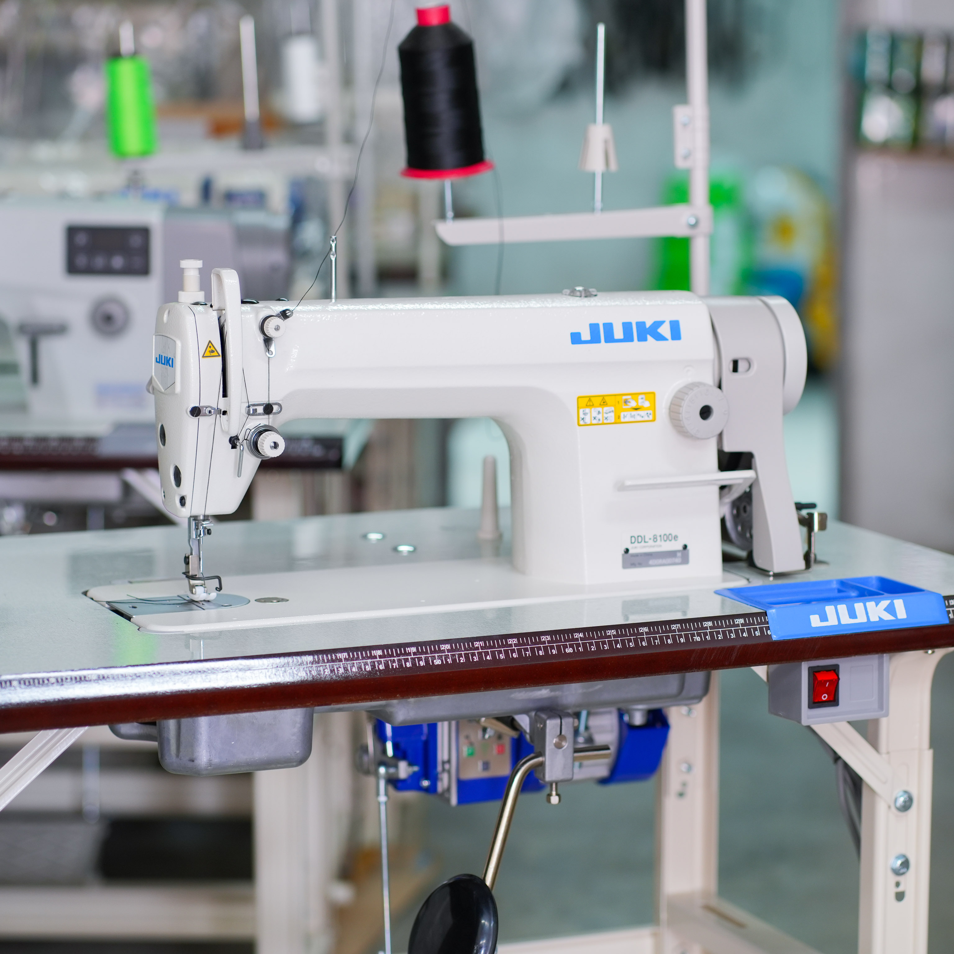 จัดส่งฟรี ผ่อน 0% จักรเย็บอุตสาหกรรม JUKI DDL-8100e มอเตอร์ประหยัดไฟ เสียงเงียบ เย็บนิ่ม ปรับความเร็วได้ ราคา 16,290 บาท*ส่งฟรี