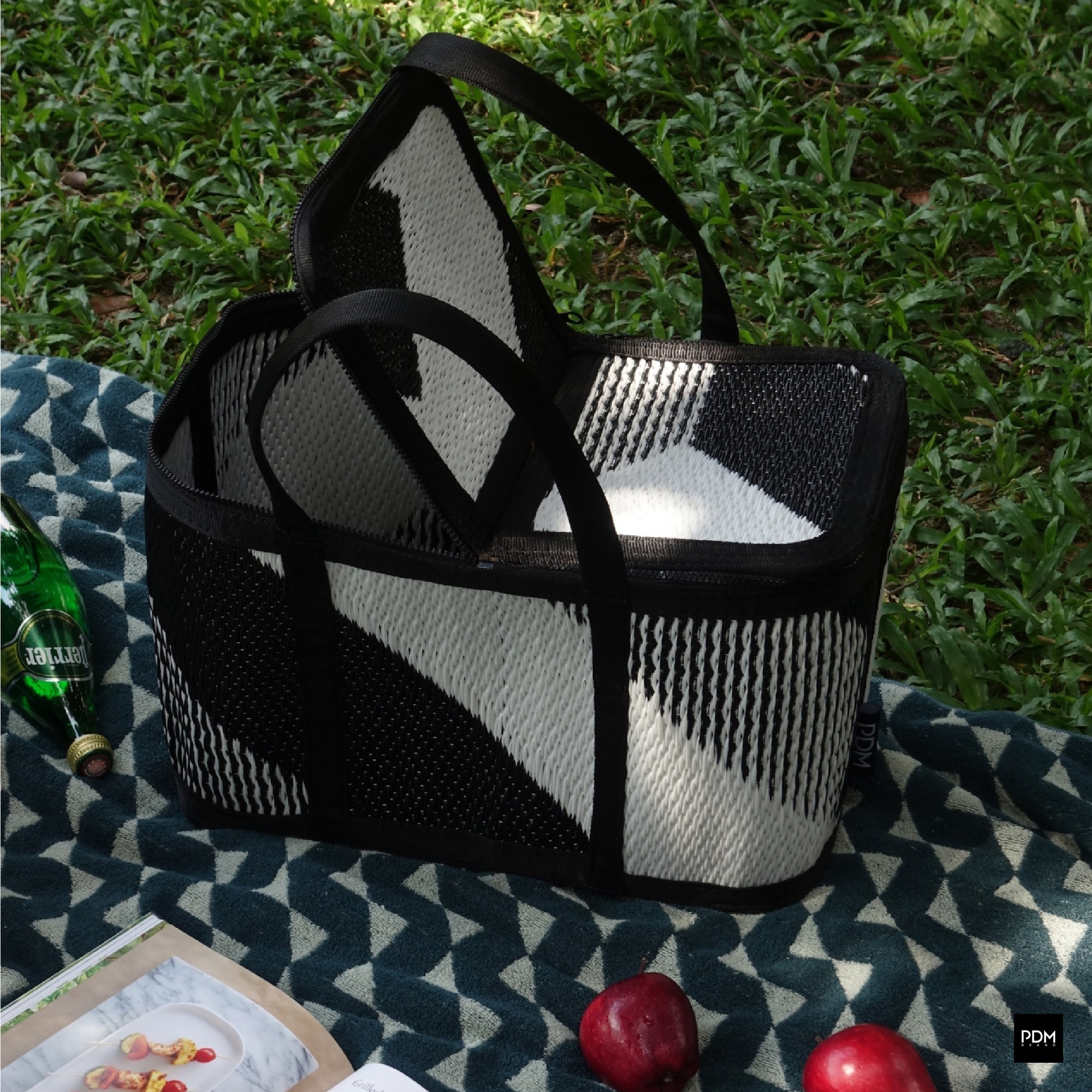 PDM ตะกร้า SUNDAY Picnic Basket ลาย Avalon ตะกร้าเสื่อ ตะกร้าปิกนิก ราคา 1,950 บาท*ส่งฟรี
