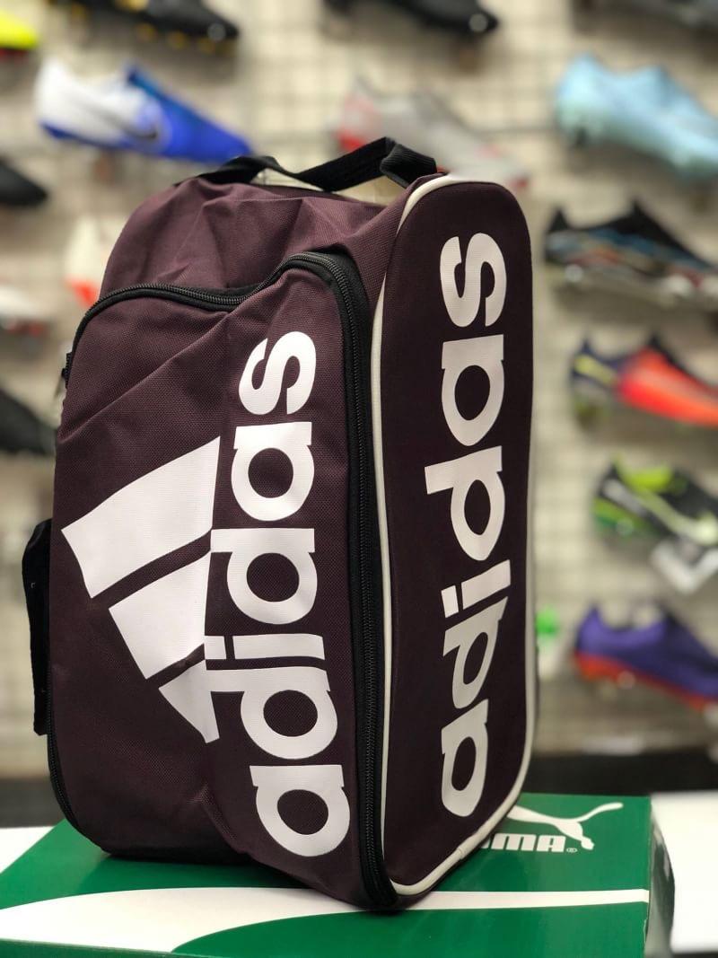 กระเป๋าสำหรับใส่รองเท้าฟุตบอลและรองเท้าฟุตซอล