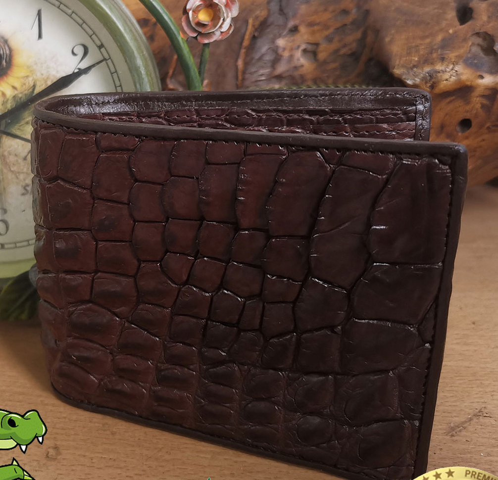 กระเป๋าสตางค์ สำหรับนักบริหาน หรือเอกบุรุดผู้มารถมั้น ราคา 1,250 บาท*ส่งฟรี