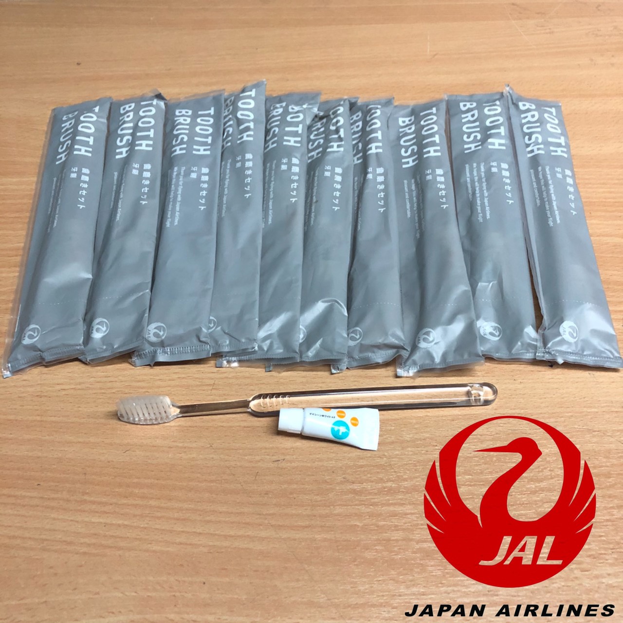 ชุดแปรงสีฟันเกรด A+ สำหรับโรงแรม พกพา(แถมยาสีฟัน)ของสายการบิน JAPAN AIRLINES