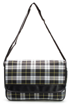 DM กระเป๋าสะพายข้าง รุ่น Scottish L - Black DM กระเป๋าสะพายข้าง รุ่น Scottish L - Black