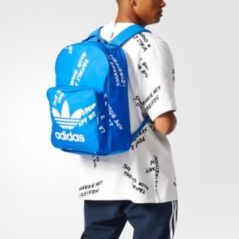 Adidas กระเป๋าสะพาย Classic Graphic Backpack ขนาด 30x44x16 cm. Adidas กระเป๋าสะพาย Classic Graphic Backpack ขนาด 30x44x16 cm.