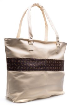 DM กระเป๋าสะพาย Leather Keey (Creamy) DM กระเป๋าสะพาย Leather Keey (Creamy)
