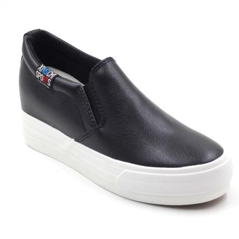 Air Move รองเท้าแฟชั่นเสริมส้น(สูงสามนิ้ว) ผู้หญิง รุ่น R16 (Black) Air Move รองเท้าแฟชั่นเสริมส้น(สูงสามนิ้ว) ผู้หญิง รุ่น R16 (Black)