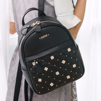 AXIXI กระเป๋าเป้แฟชั่น รุ่น White Floral Backpack สีดำ AXIXI กระเป๋าเป้แฟชั่น รุ่น White Floral Backpack สีดำ