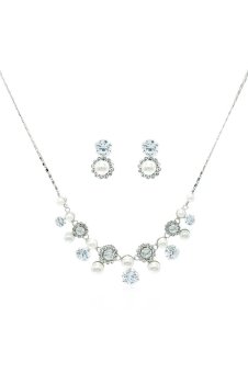 PENNY & THE RICCI ต่างหูบิกินี่ประดับด้วยพลอย cz (สีชมพู) PENNY & THE RICCI ต่างหูบิกินี่ประดับด้วยพลอย cz (สีชมพู)