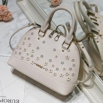 Axixi กระเป๋าแฟชั่น รุ่น 12293 (Off White) Axixi กระเป๋าแฟชั่น รุ่น 12293 (Off White)