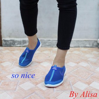 Alisa Shoes รองเท้าผ้าใบแฟชั่น รุ่น 99Q001 Blue Alisa Shoes รองเท้าผ้าใบแฟชั่น รุ่น 99Q001 Blue