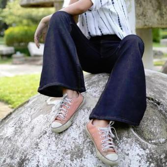 Ployjeans กางเกงยีนส์ขาม้า(ดำ) Ployjeans กางเกงยีนส์ขาม้า(ดำ)