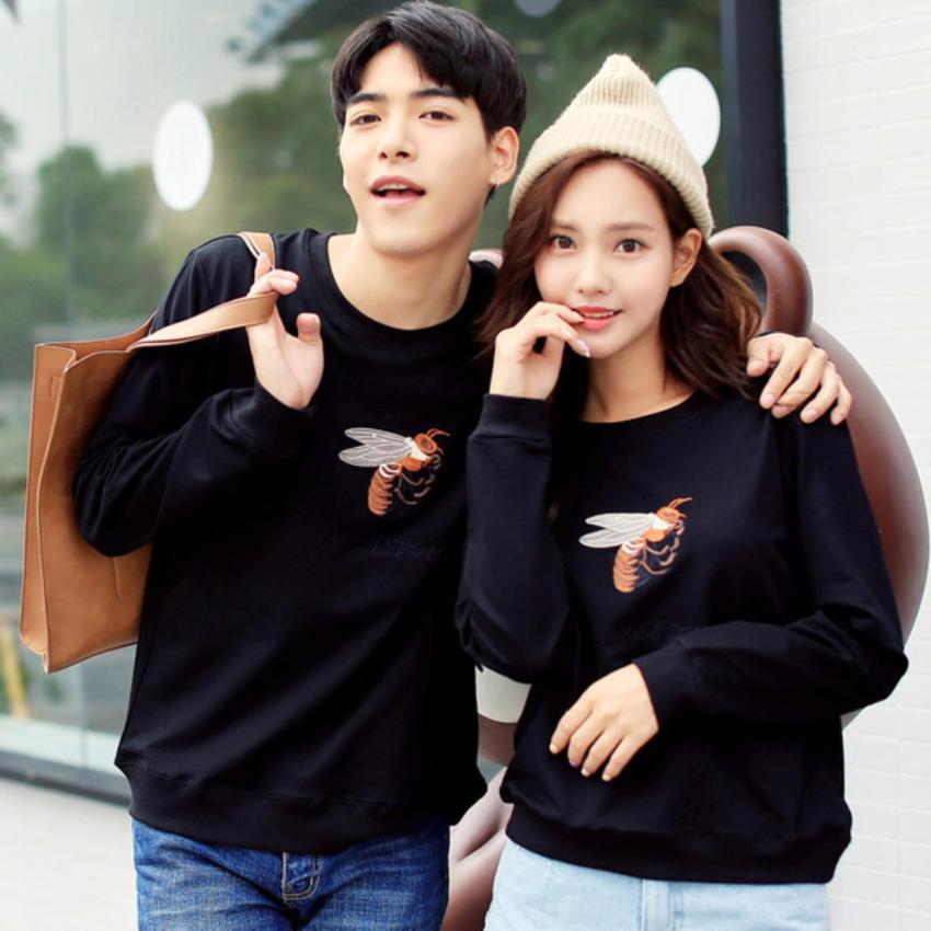 ดูภาพ เสื้อแขนยาวคู่รัก ชาย +หญิง เสื้อแขนยาว สีดำ แต่งลายผึ้ง เพิ่มเติม เสื้อแขนยาวคู่รัก ชาย +หญิง เสื้อแขนยาว สีดำ แต่งลายผึ้ง