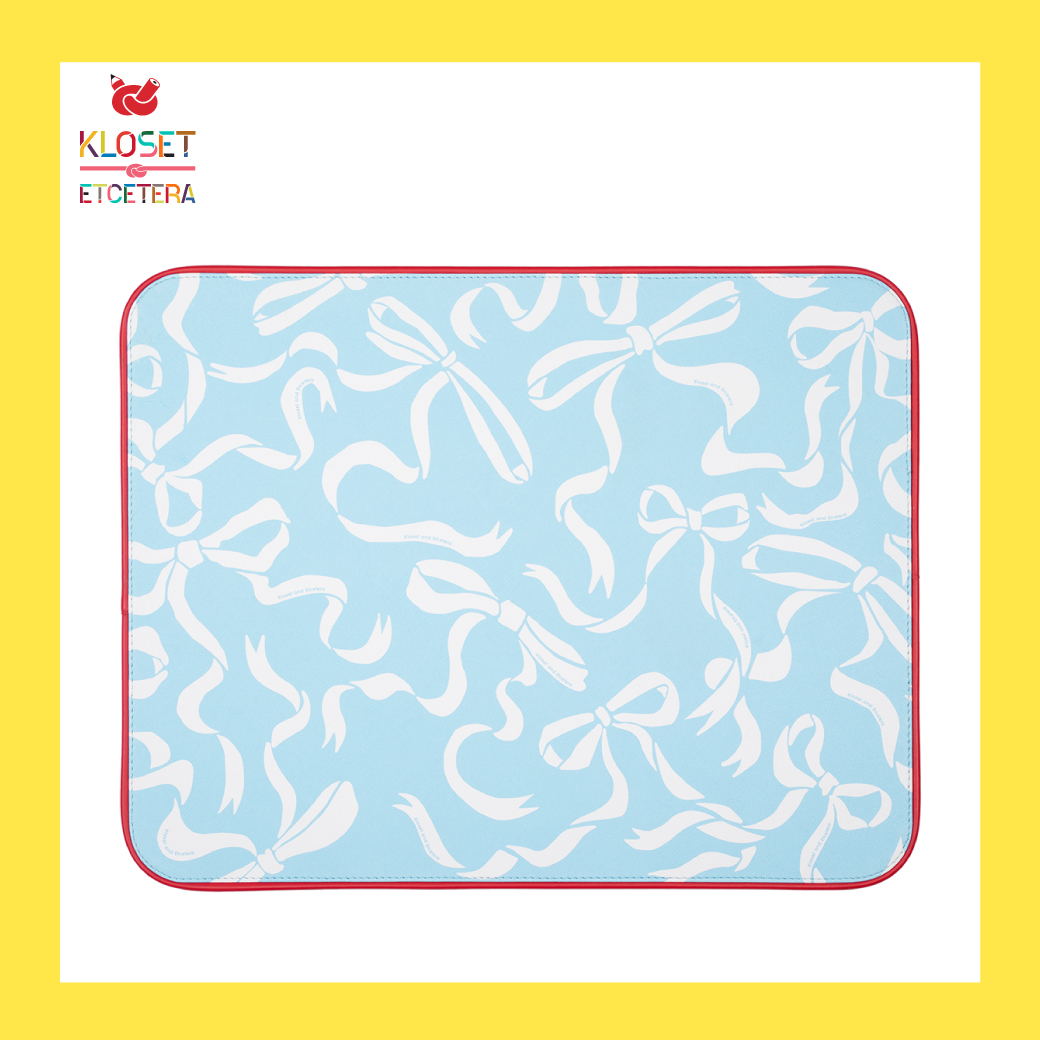Kloset & Etcetera Bowie Blue Plate Mat แผ่นลองจาน แผ่นลองลายโบว์ แผ่นลองจาน kloset ราคา 825 บาท*ส่งฟรี